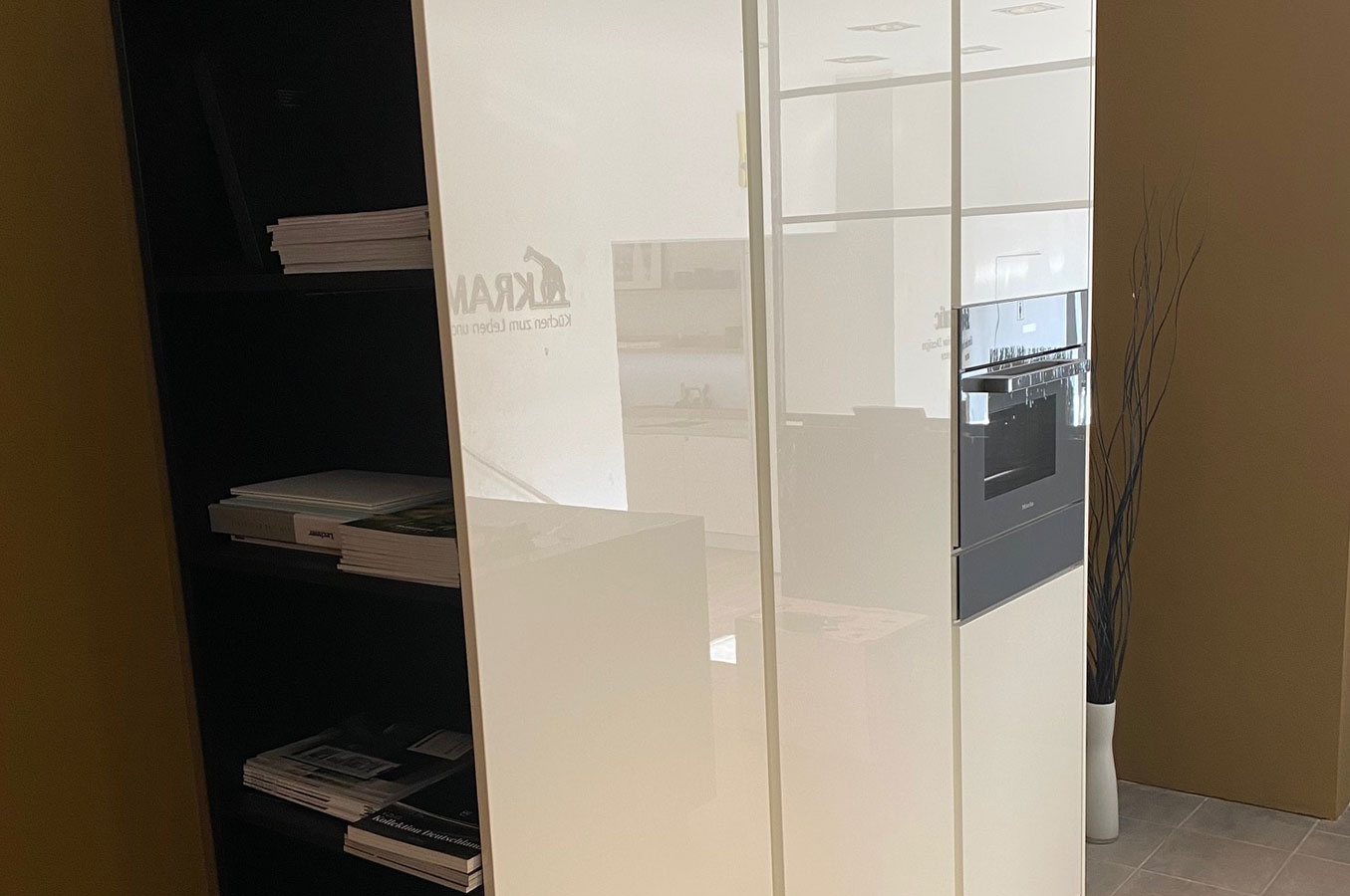 kuechen krampe ausstellungskuechen beckermann hochschrank